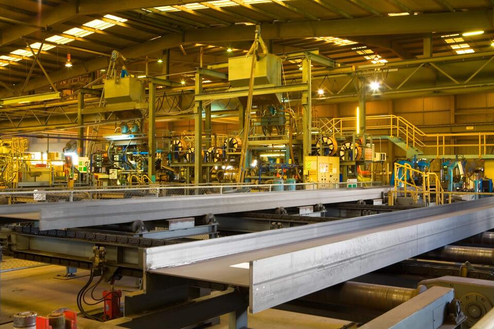 Welded beams and columns steel products